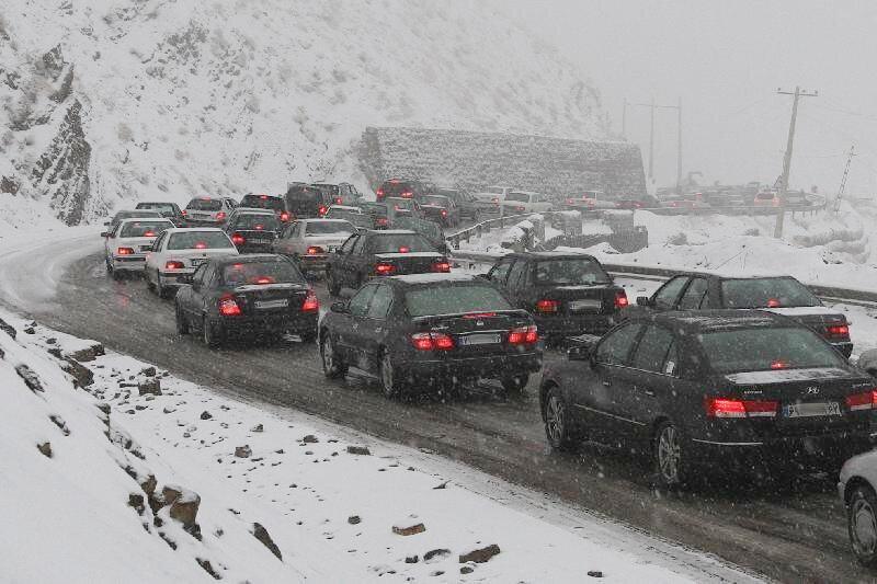 ترافیک در جاده های برفی مازندران ترافیک در جاده های برفی مازندران