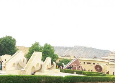 گزارش خبرنگاران از بزرگ ترین رصدخانه تاریخی جهان ، شگفتی گردشگران از مرتفع ترین ساعت آفتابی جهان