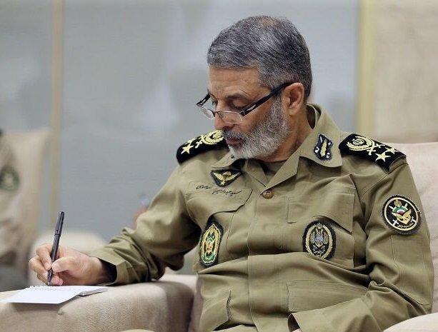 تسلیت فرمانده کل ارتش به سرلشکر رشید تسلیت فرمانده کل ارتش به سرلشکر رشید