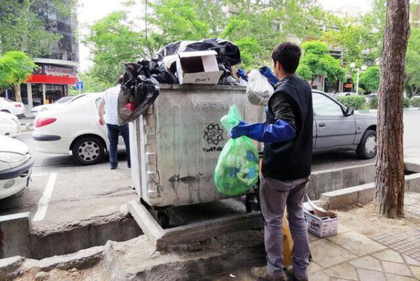 آمار عجیب زباله گردها در کرمانشاه ، جمع آوری زباله از در منازل را اجرا کنیم